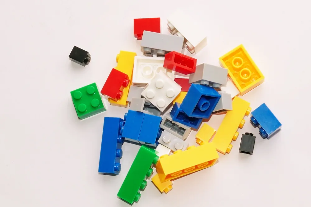 Photo de référence autorisée de blocs colorés; il ne s’agit pas de produits HotMaxx